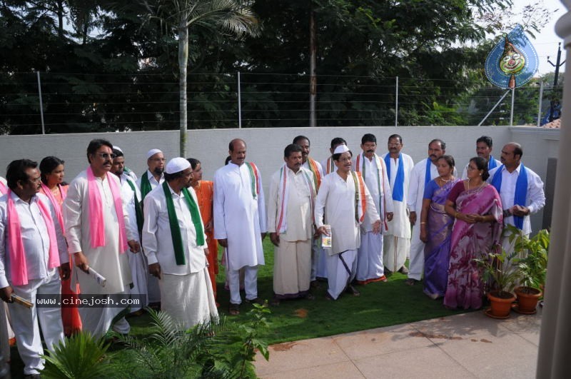 Collector Gari Bharya Movie Working Stills - 42 / 73 photos