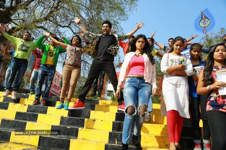 Crazy Crazy Feeling Movie Stills - 2 / 4 photos