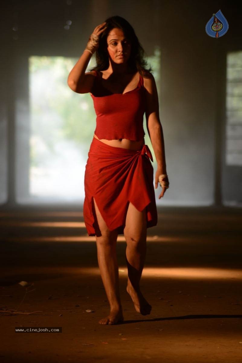 Criminals Movie Stills n Walls - 3 / 50 photos