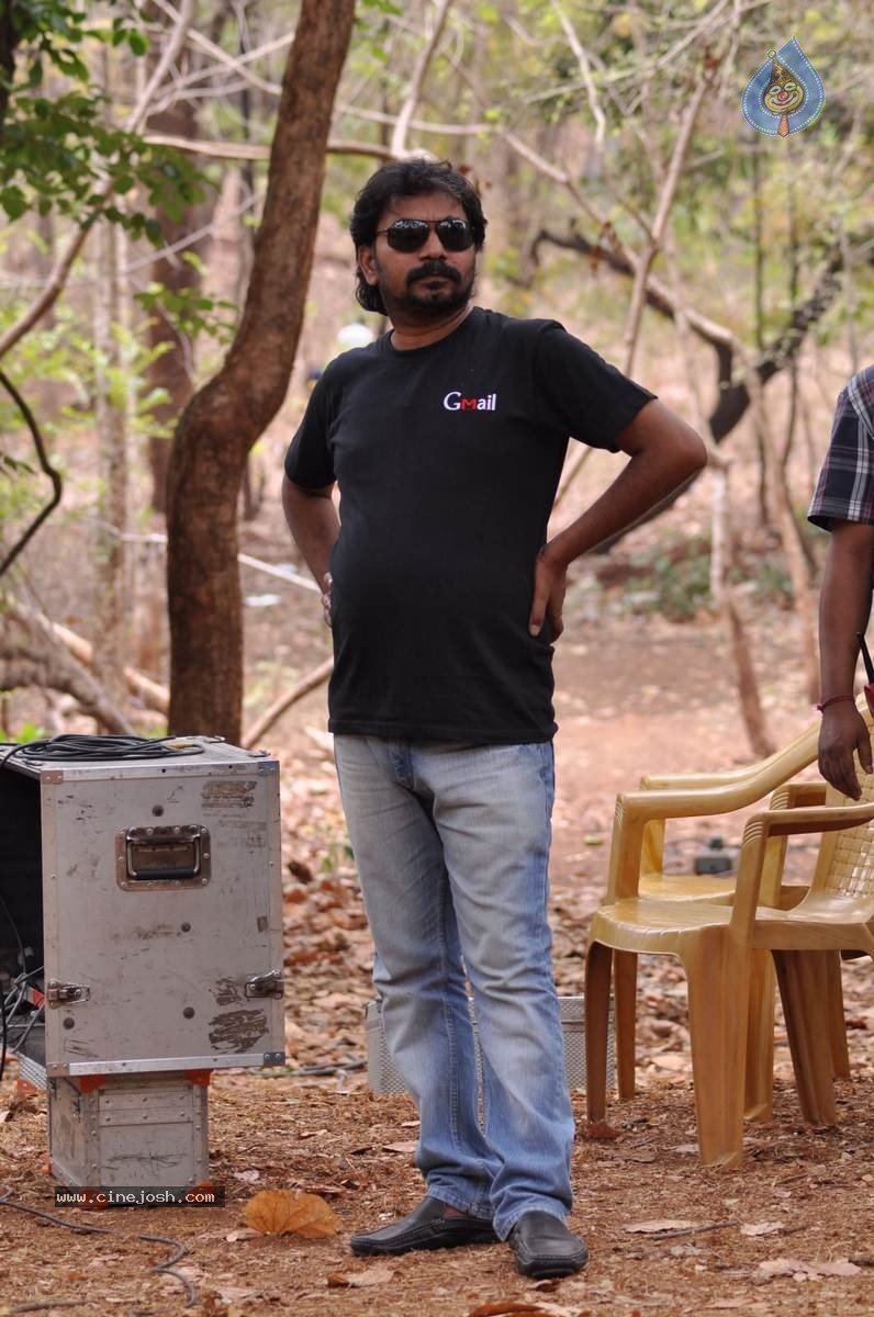 Criminals Movie Stills n Walls - 27 / 50 photos