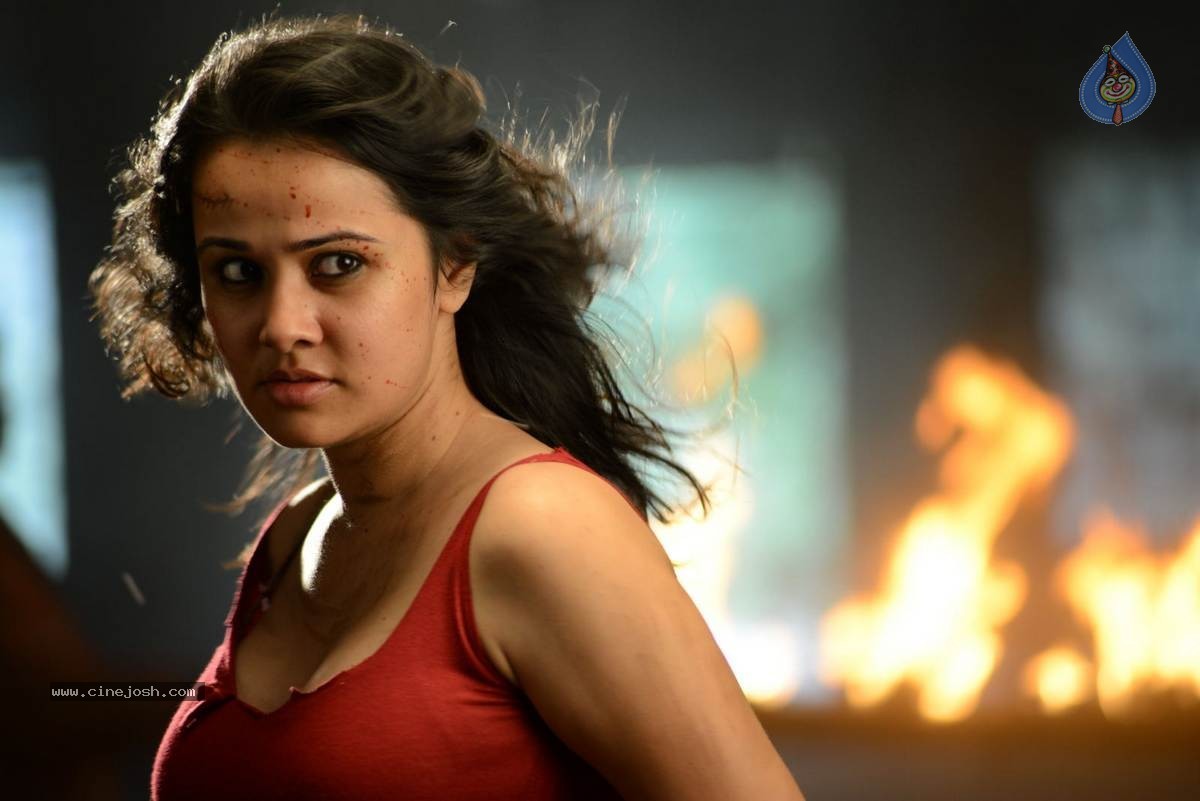 Criminals Movie Stills n Walls - 28 / 50 photos