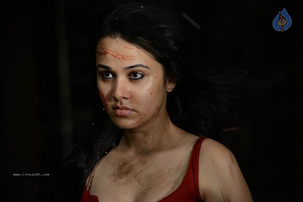 Criminals Movie Stills n Walls - 29 / 50 photos