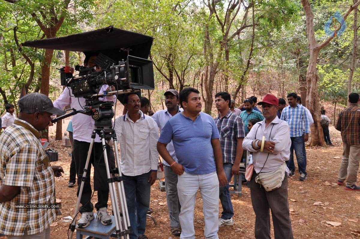 Criminals Movie Stills n Walls - 34 / 50 photos