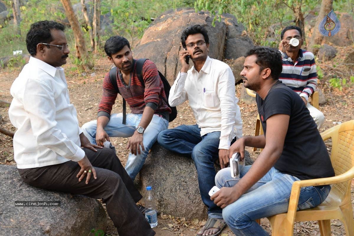 Criminals Movie Stills n Walls - 36 / 50 photos