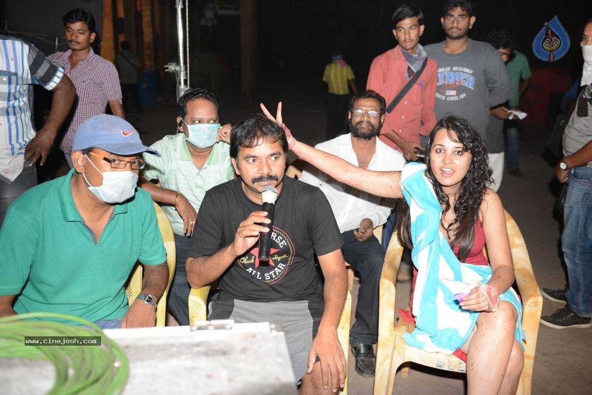 Criminals Movie Stills n Walls - 38 / 50 photos