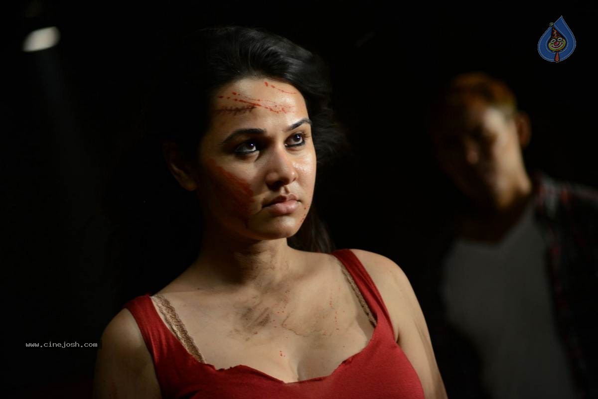 Criminals Movie Stills n Walls - 41 / 50 photos