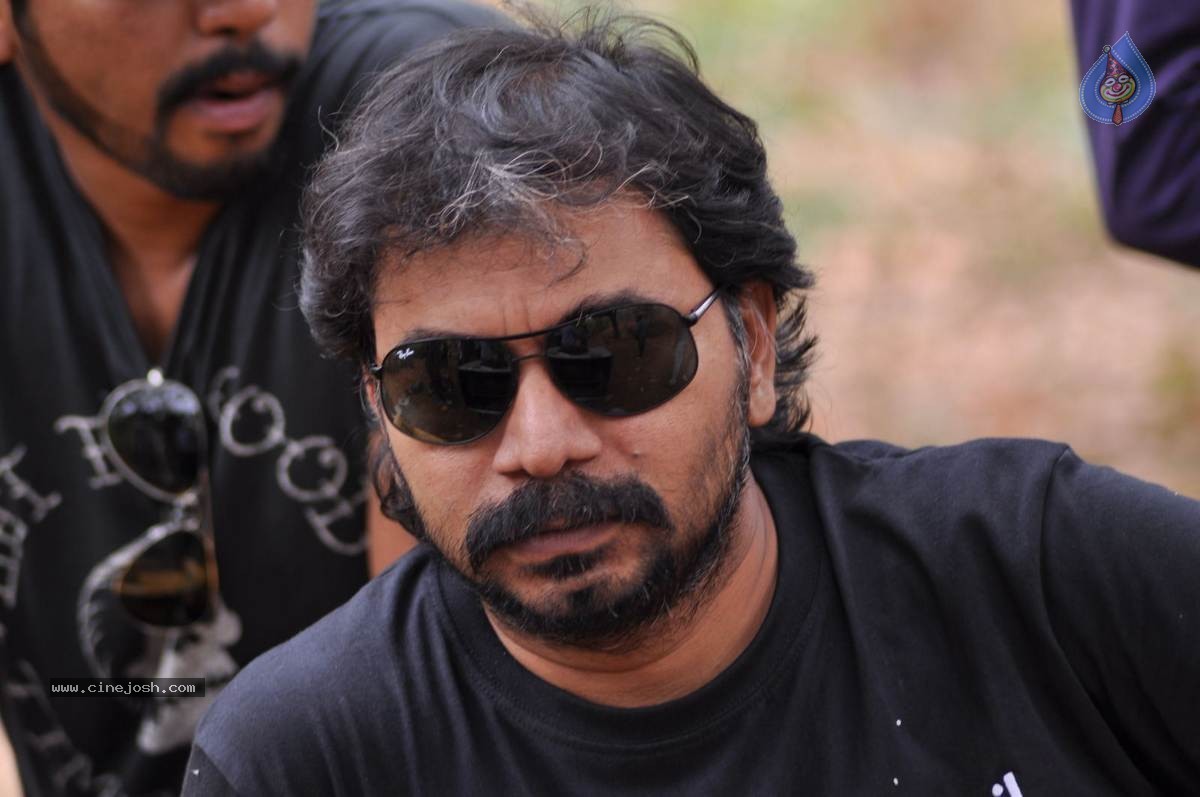 Criminals Movie Stills n Walls - 50 / 50 photos