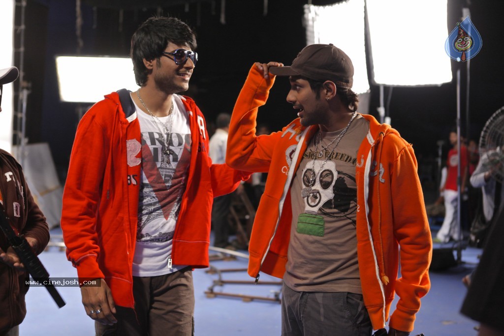 D for Dopidi Movie Stills - 7 / 18 photos