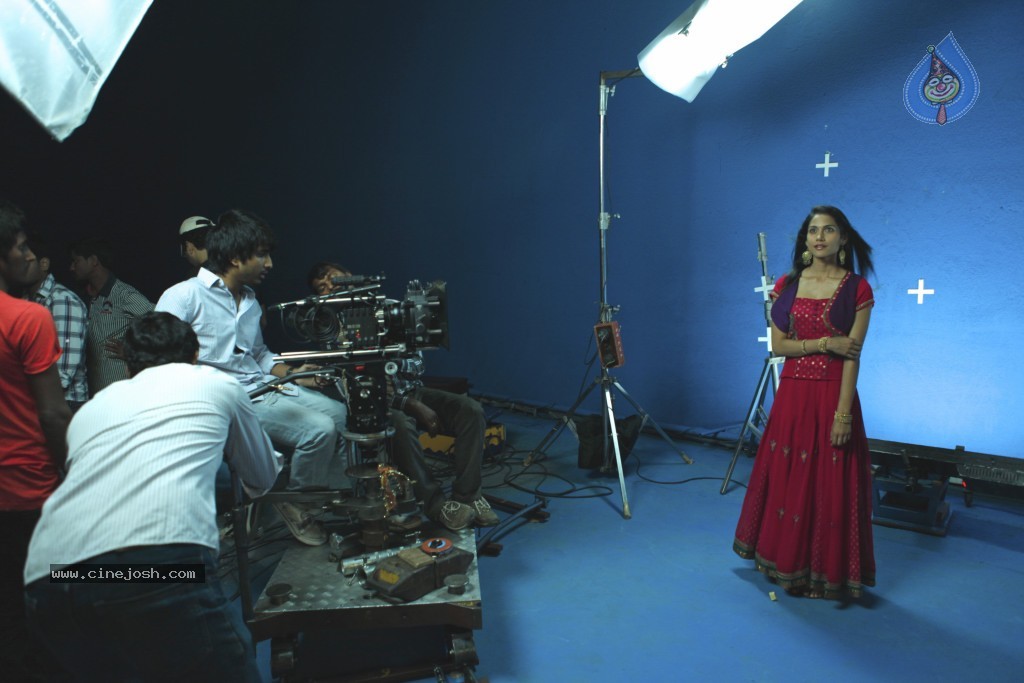 D for Dopidi Movie Stills - 14 / 18 photos