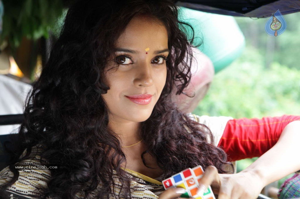 Dalam Movie New Stills - 19 / 55 photos
