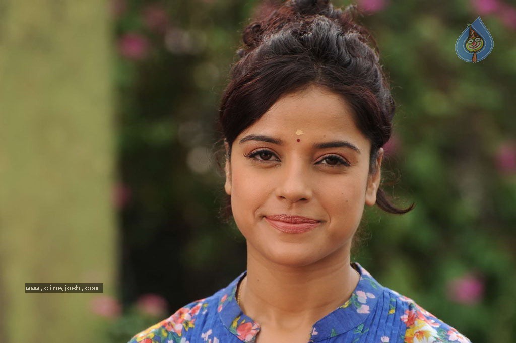 Dalam Movie New Stills - 35 / 55 photos