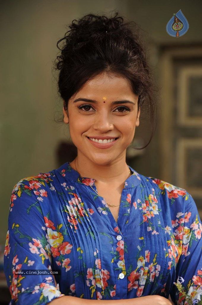 Dalam Movie New Stills - 42 / 55 photos