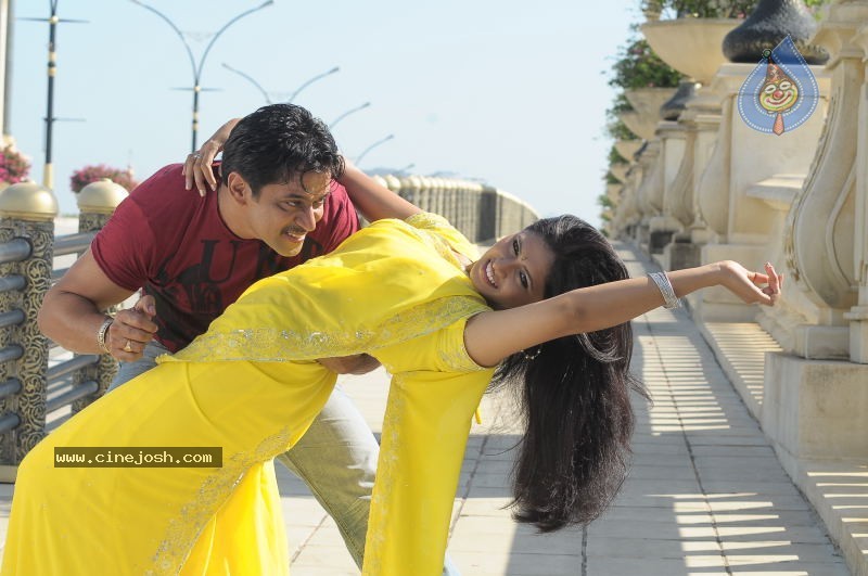 Dalapati Movie Stills - 102 / 122 photos