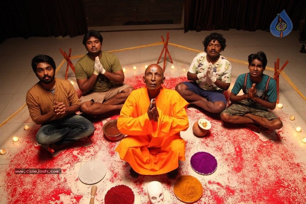 Darling Tamil Movie Stills - 15 / 21 photos