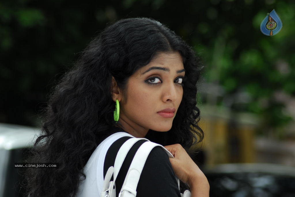 Dear Movie Latest Stills - 39 / 66 photos