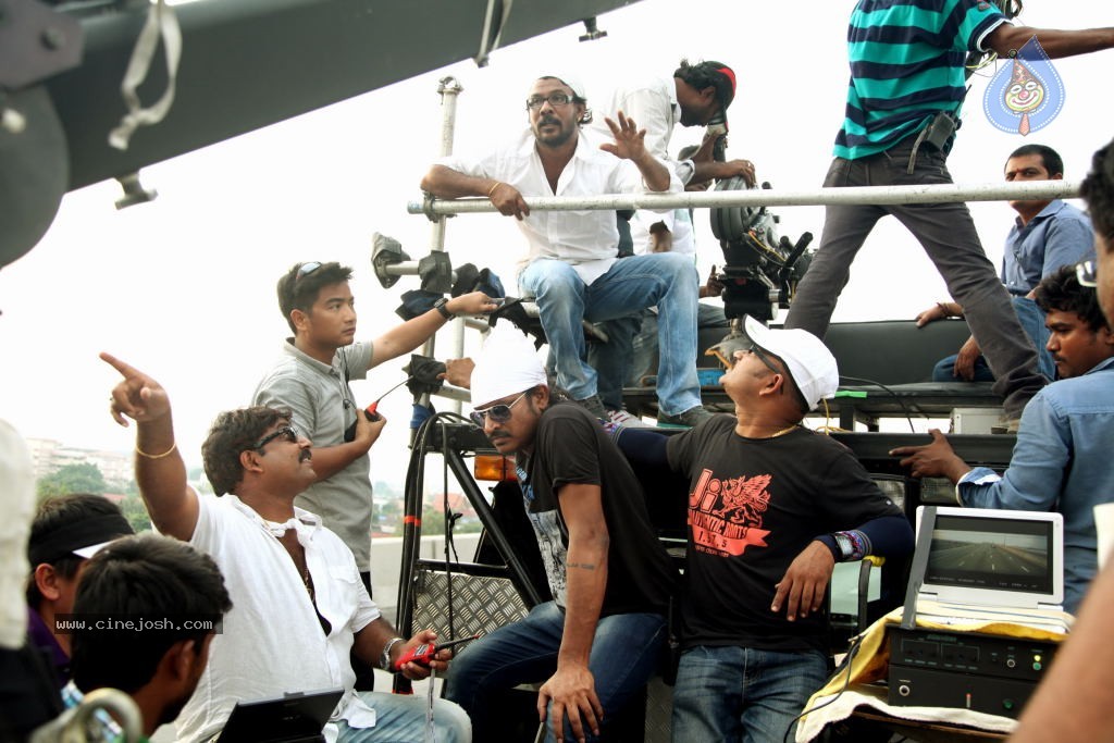 Devudu Chesina Manushulu Movie Stills - 5 / 50 photos