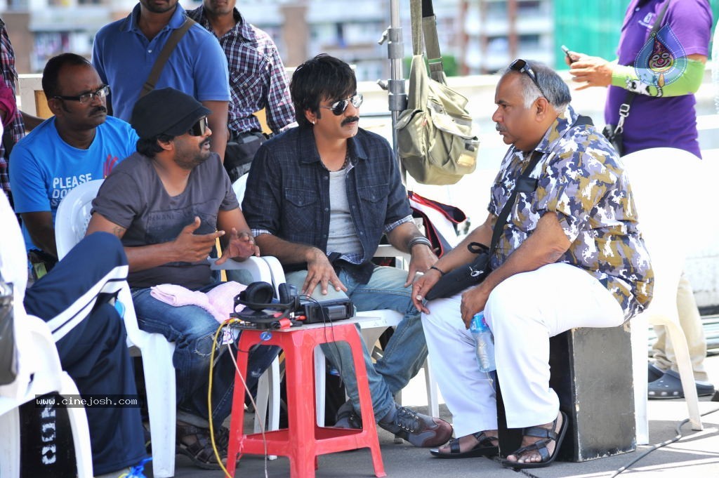 Devudu Chesina Manushulu Movie Stills - 33 / 50 photos