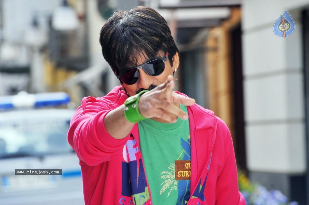 Devudu Chesina Manushulu Stills n Walls - 24 / 45 photos