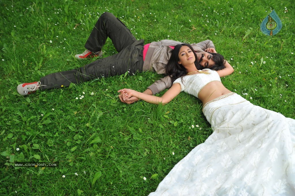 Devudu Chesina Manushulu Stills n Walls - 33 / 45 photos