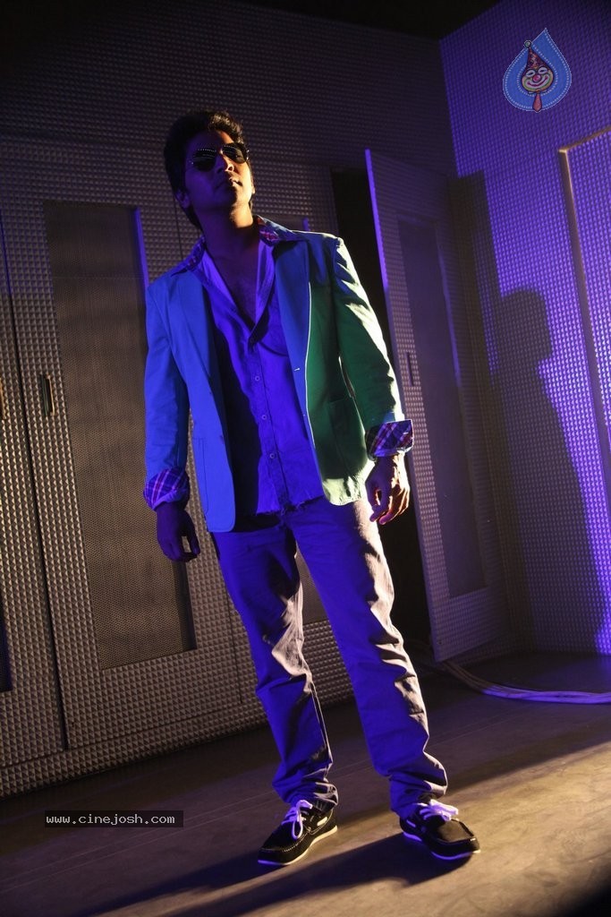 Dhanaa Dhan Movie Stills - 9 / 38 photos