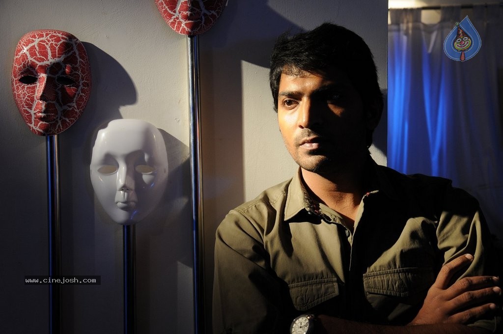 Dhanaa Dhan Movie Stills - 18 / 38 photos