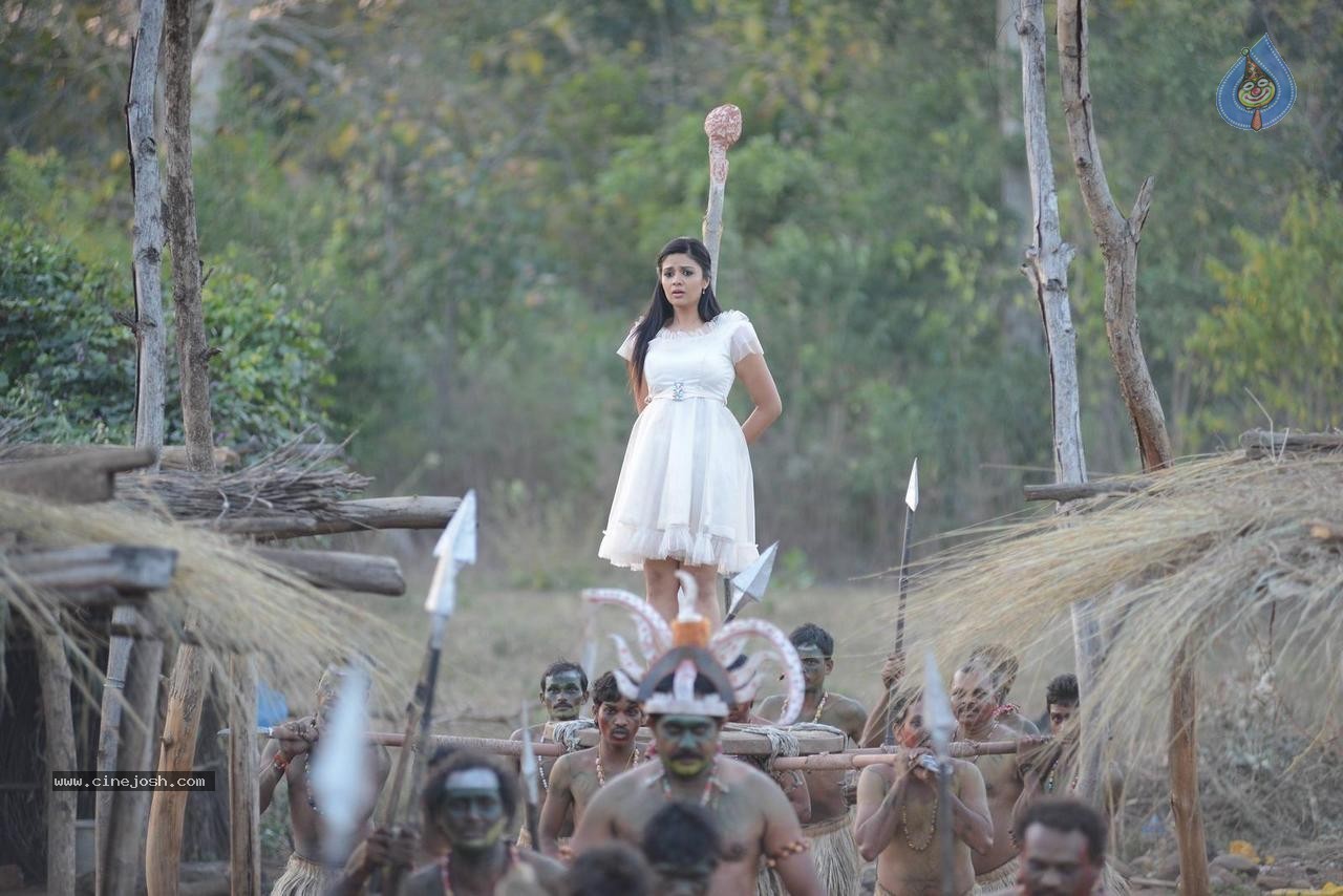 Dhanalakshmi Talupu Tadithey Movie Stills - 21 / 35 photos