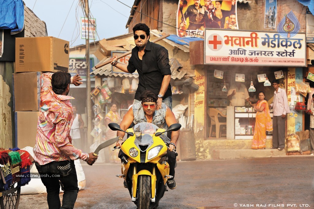 Dhoom 3 Movie Latest Stills - 16 / 28 photos