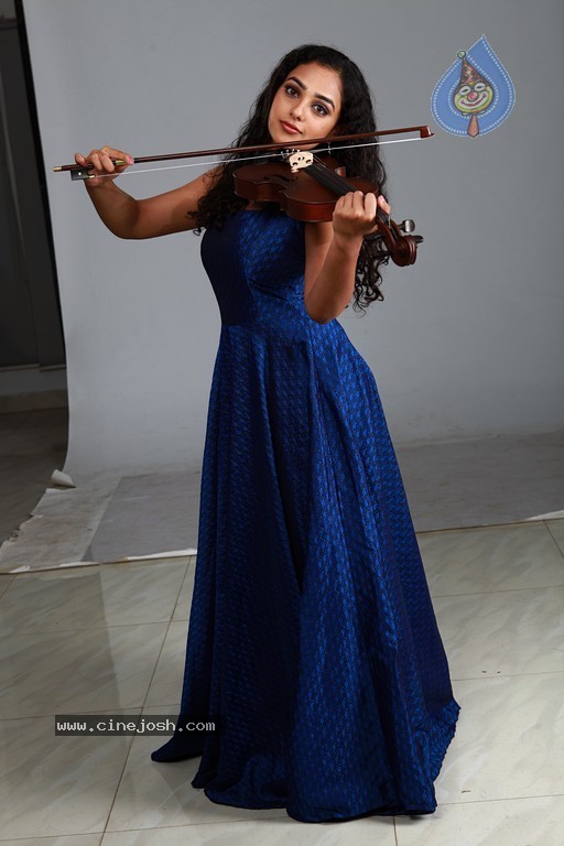 Dil Se Movie New Stills - 3 / 27 photos