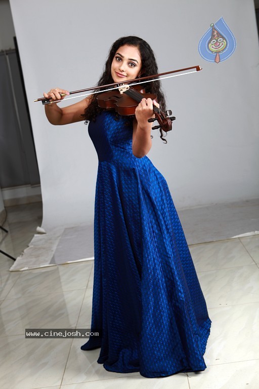 Dil Se Movie New Stills - 13 / 27 photos