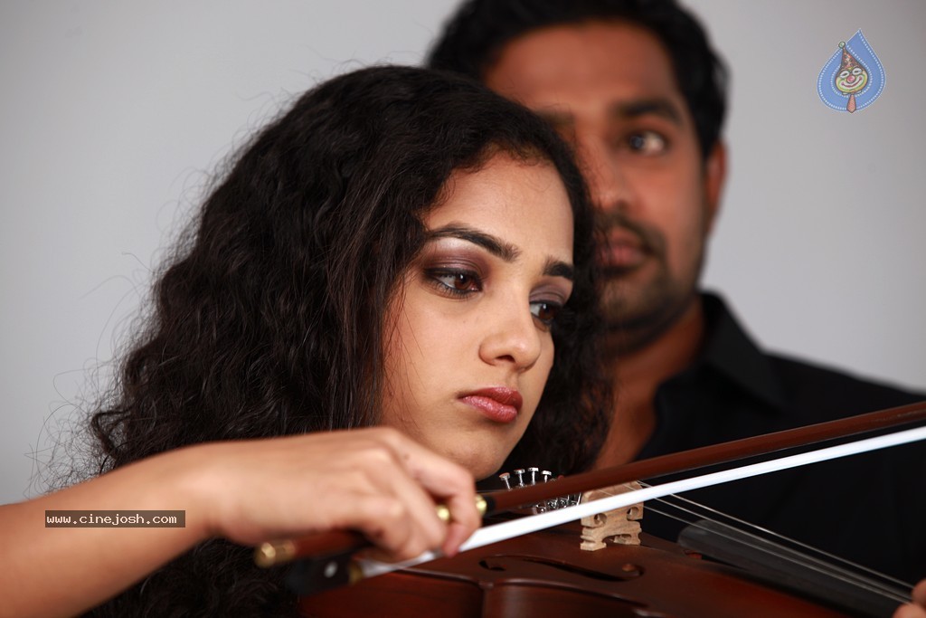 Dil Se Movie New Stills - 24 / 27 photos