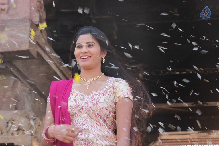 Dil Unna Raju Premalo Paddadu Posters and Photos - 3 / 47 photos