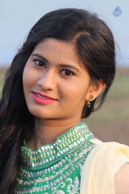 Dil Unna Raju Premalo Paddadu Posters and Photos - 23 / 47 photos