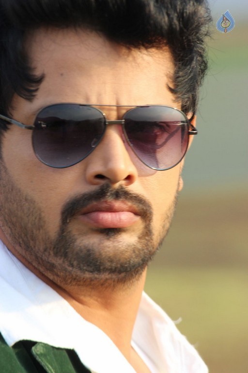 Dil Unna Raju Premalo Paddadu Posters and Photos - 30 / 47 photos