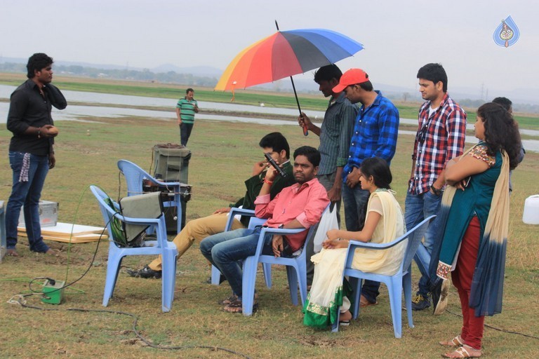 Dil Unna Raju Premalo Paddadu Posters and Photos - 36 / 47 photos