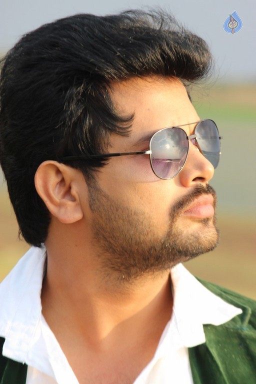 Dil Unna Raju Premalo Paddadu Posters and Photos - 41 / 47 photos