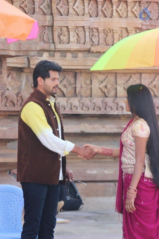 Dil Unna Raju Premalo Paddadu Posters and Photos - 47 / 47 photos