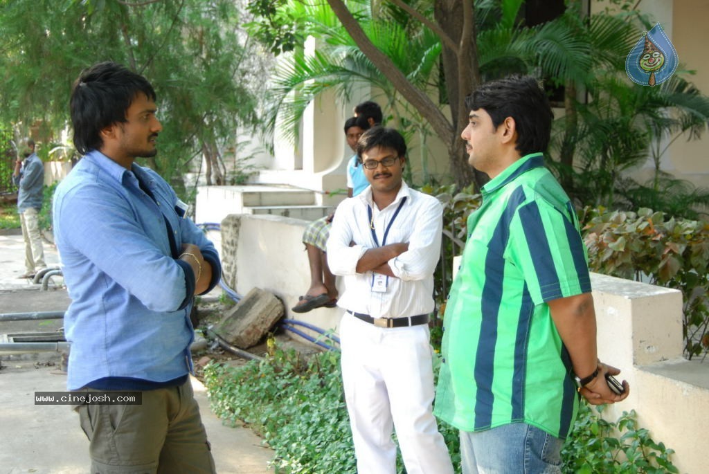 Dillunnodu Movie New Stills - 35 / 42 photos