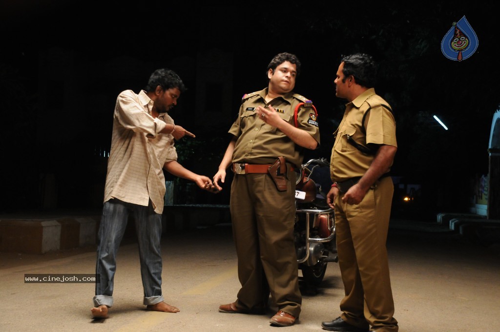 Ding Dong Bell Movie Stills - 5 / 18 photos