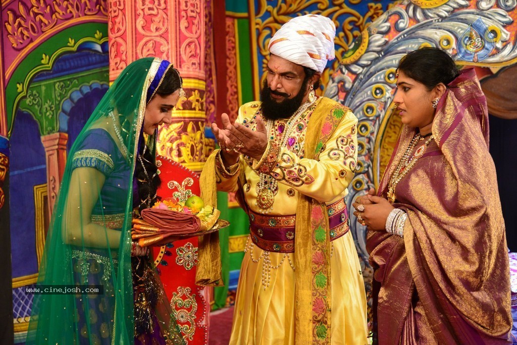 Dollar Ki Maro Vaipu Movie New Photos - 44 / 53 photos