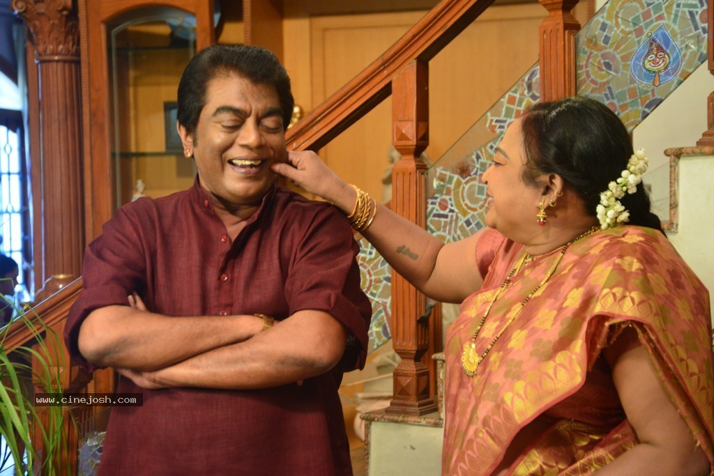 Dollar Ki Maro Vaipu Movie New Stills - 54 / 84 photos