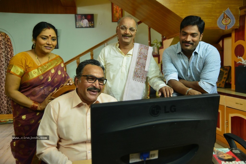 Dollar Ki Maro Vaipu Movie Stills - 36 / 43 photos