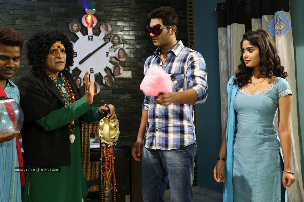 Dollars Colony Movie Hot Stills - 40 / 51 photos