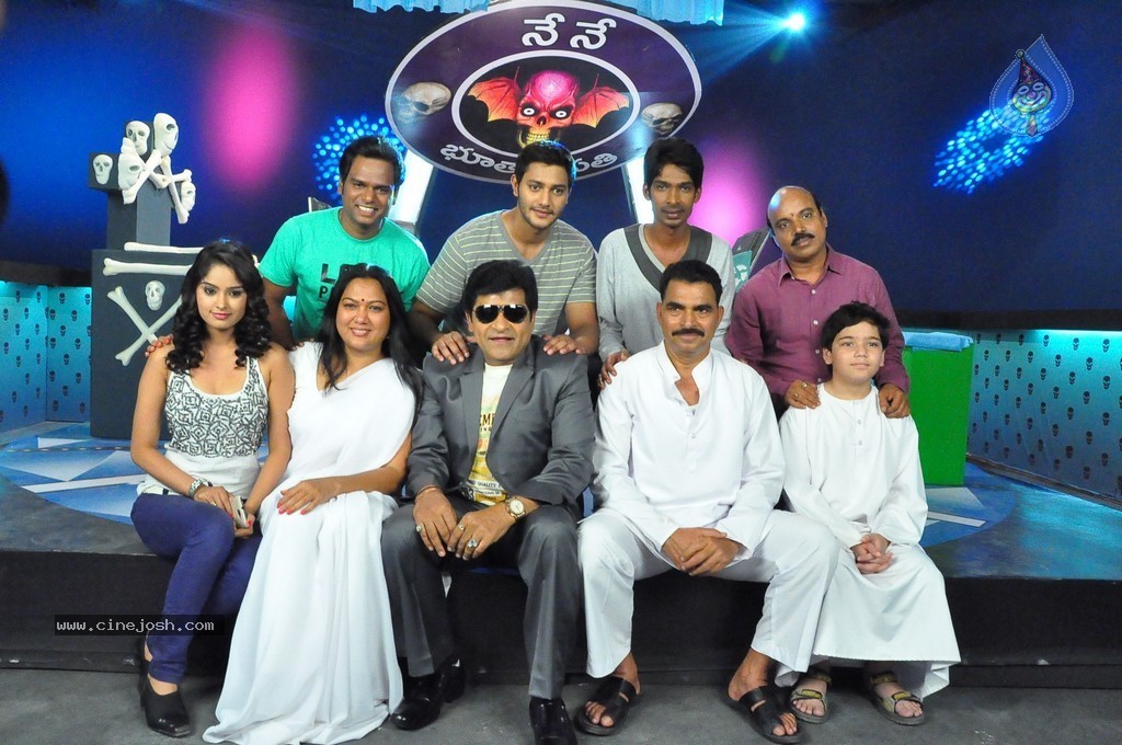 Dollars Colony Movie Hot Stills - 49 / 51 photos