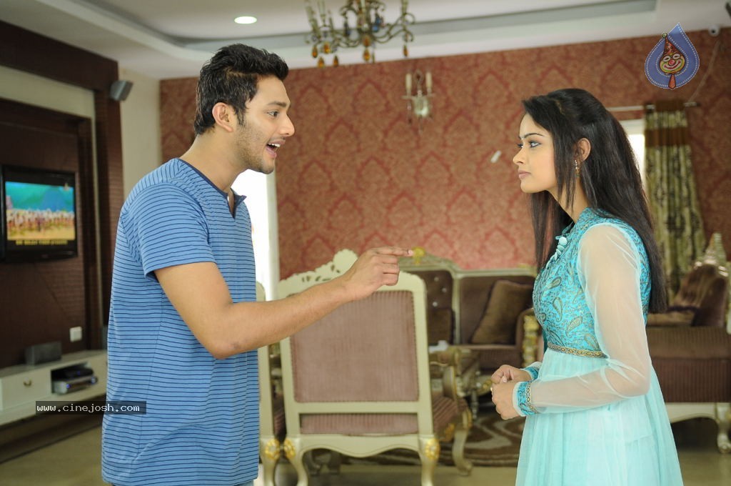 Dollars Colony Movie Stills - 2 / 7 photos