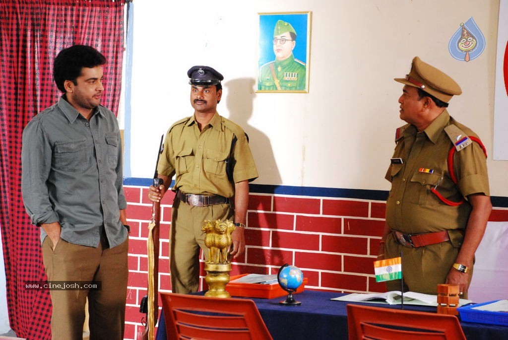 Dorakadu Movie Photos - 12 / 34 photos