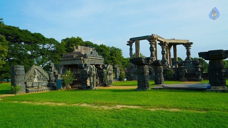 Drishya Kavyam Movie Photos - 98 / 104 photos