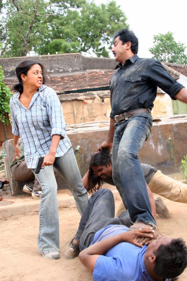 Drohi Movie Stills - Jyothika  - 5 / 81 photos