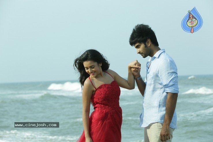 Duster 1212 Movie Posters - 6 / 9 photos