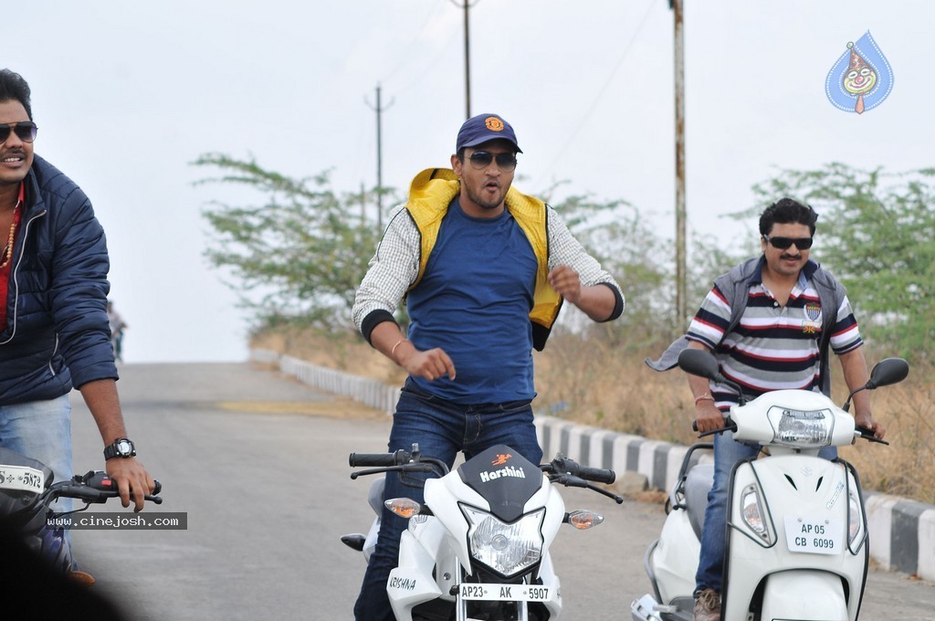 Easy Money Lazy Boys Stills - 2 / 32 photos