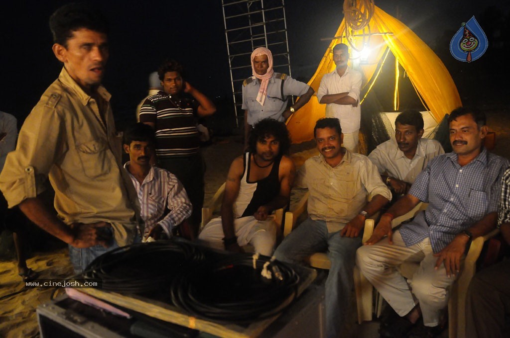 Eera Veyyil Tamil Movie Stills - 28 / 31 photos